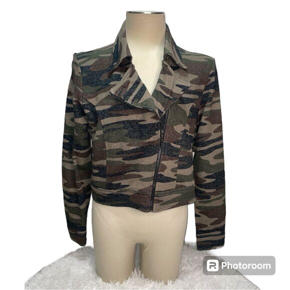 LulaRoe Presley Camo Moto Jacket NWT Women's Size L - Picture 1 of 16